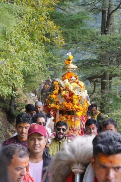 श्री गंगोत्री धाम के कपाट बंद: मां गंगा की डोली ने पारंपरिक अनुष्ठानों के साथ किया शीतकालीन प्रवास को प्रस्थान