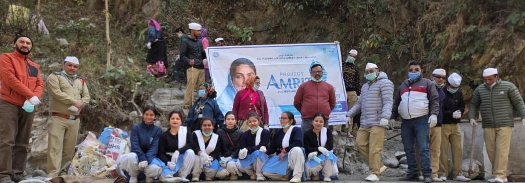 नंदाप्रयाग में संत निरंकारी मिशन ने चलाया सफाई अभियान