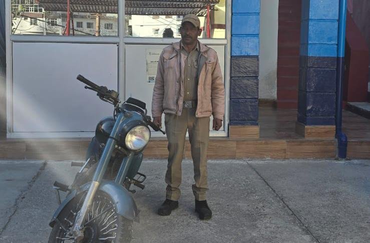 पौड़ी गढ़वाल : नाबालिग बालकों ने चुरा दी बुलेट मोटरसाइकिल, पुलिस ने लिया संरक्षण में