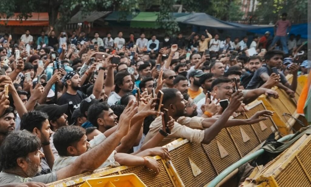दिल्ली में CJP का प्रदर्शन तेज, जंतर-मंतर पर जुटी बड़ी भीड़, संसद भवन के पास प्रदर्शनकारियों पर आंसू गैस के गोले दागे!